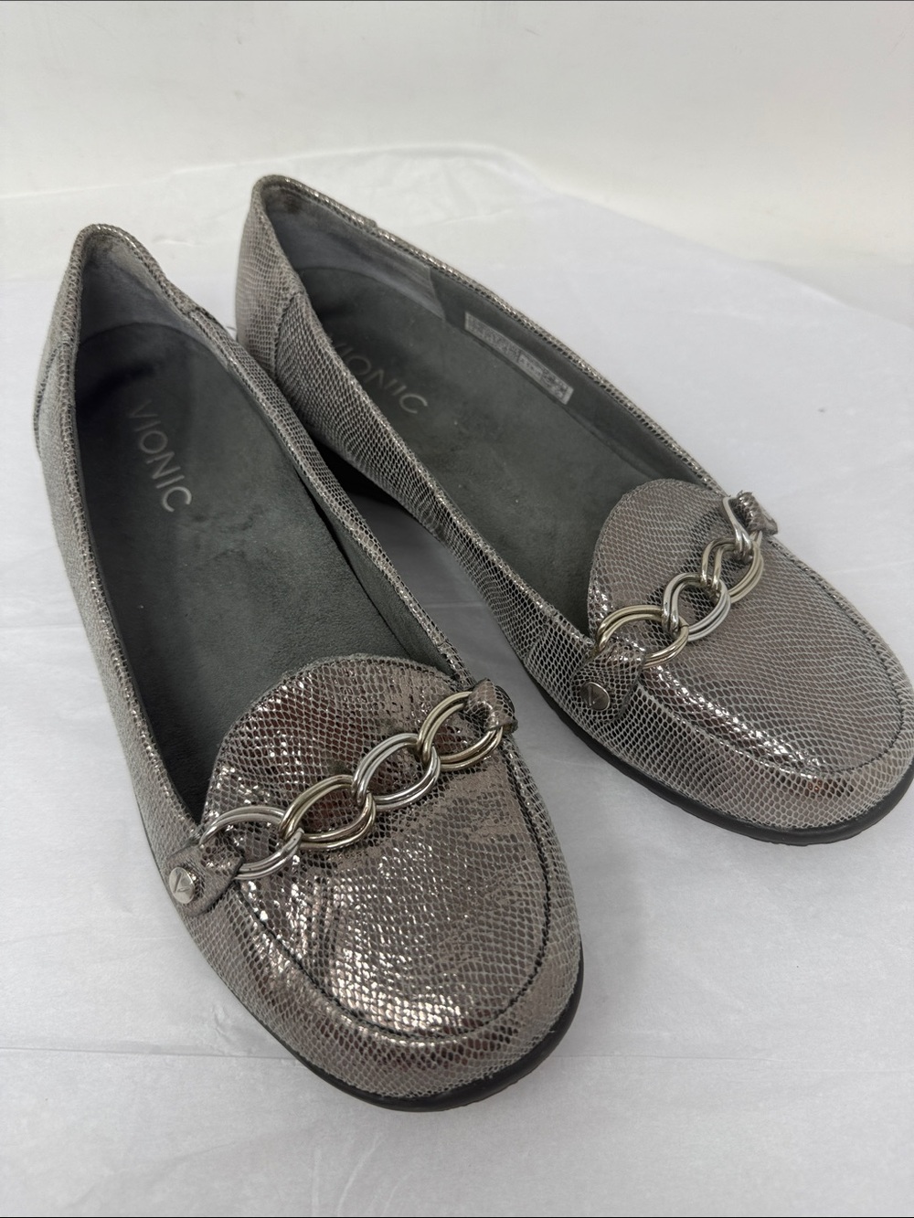 Vionic Metallic Snake Embossed Chain Loafers Comfort Flats Pewter Gray Size 6.5